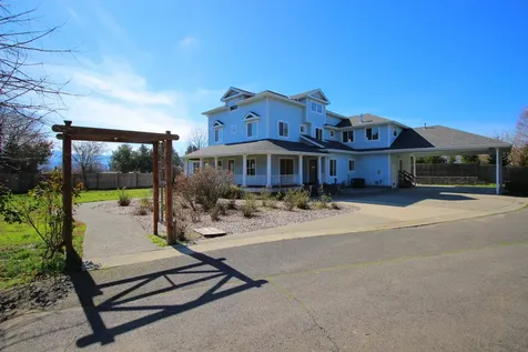 1316 NE Evans Street Grants Pass OR 97526