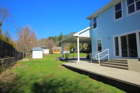 1316 NE Evans Street Grants Pass OR 97526