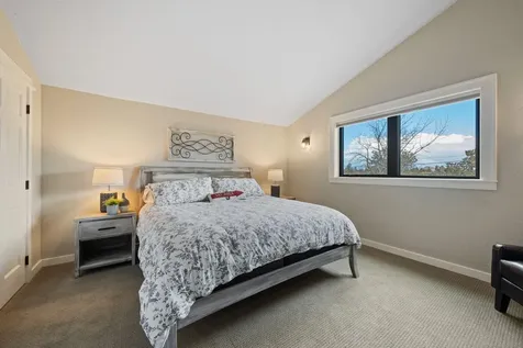 64835 Hunnell Road Bend OR 97703