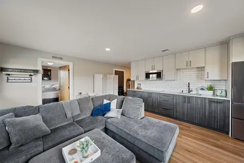 64835 Hunnell Road Bend OR 97703