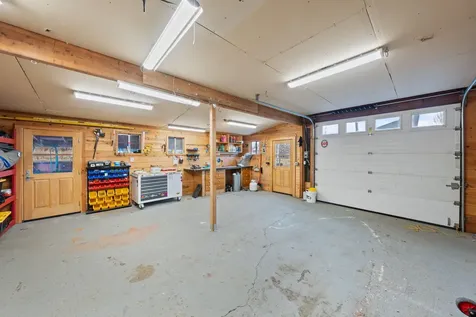 64835 Hunnell Road Bend OR 97703