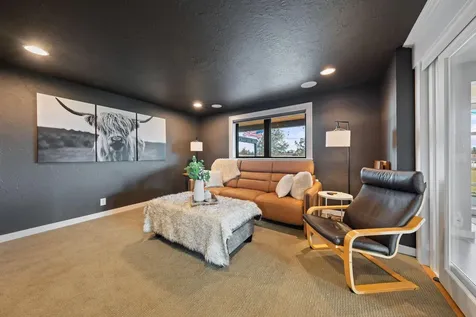 64835 Hunnell Road Bend OR 97703