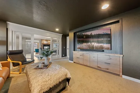 64835 Hunnell Road Bend OR 97703