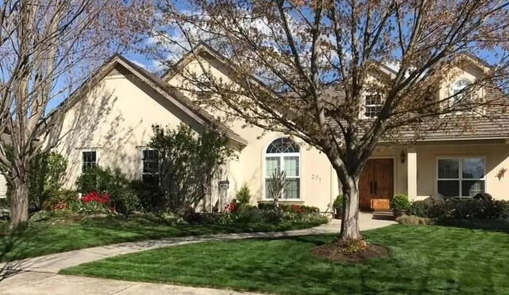 271 Island Pointe Drive Medford OR 97504