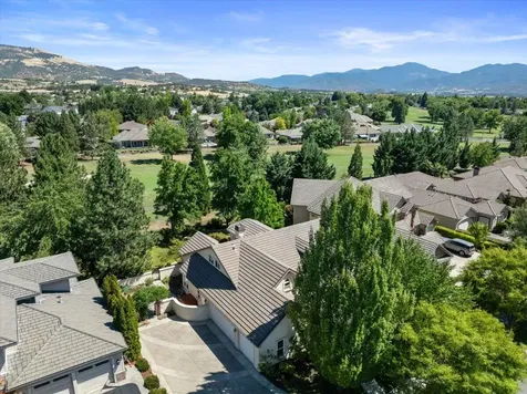 271 Island Pointe Drive Medford OR 97504