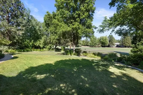 271 Island Pointe Drive Medford OR 97504