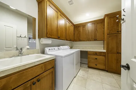 271 Island Pointe Drive Medford OR 97504