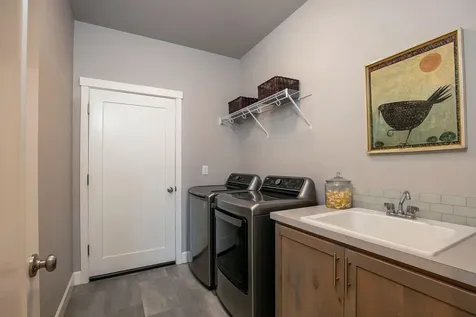 737 NW 13th Street Redmond OR 97756