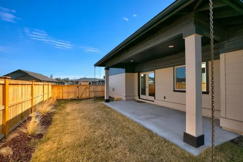 737 NW 13th Street Redmond OR 97756
