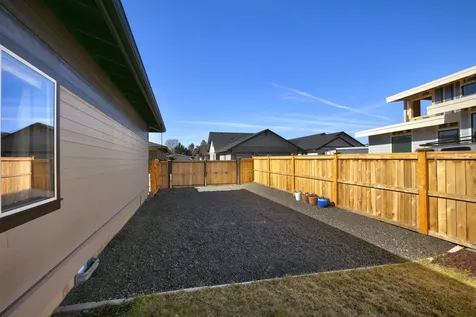 737 NW 13th Street Redmond OR 97756