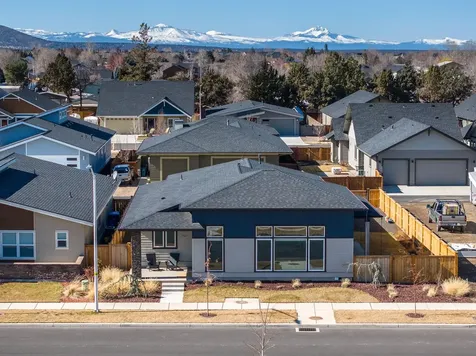 737 NW 13th Street Redmond OR 97756