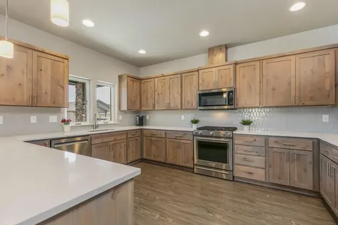 737 NW 13th Street Redmond OR 97756