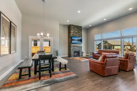 737 NW 13th Street Redmond OR 97756