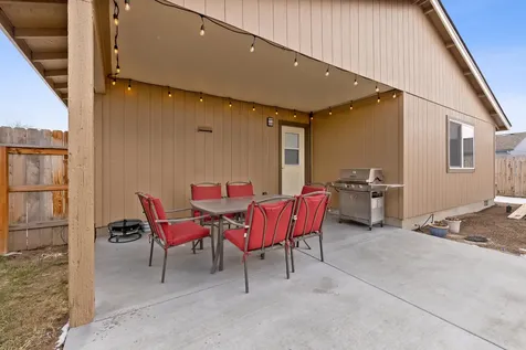 210 E Sage Lane Culver OR 97734