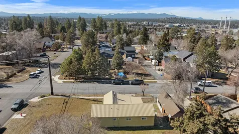 94 SW Roosevelt Avenue Bend OR 97702