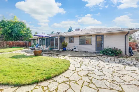 1216 NE Meier Drive Grants Pass OR 97526