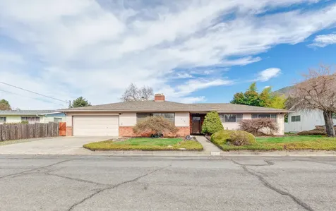 1216 NE Meier Drive Grants Pass OR 97526