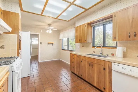 1216 NE Meier Drive Grants Pass OR 97526