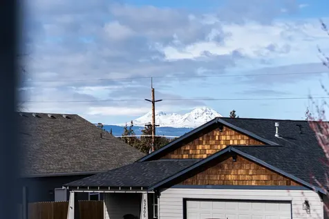 63806 Hunters Circle Bend OR 97701