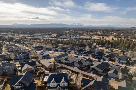 63806 Hunters Circle Bend OR 97701