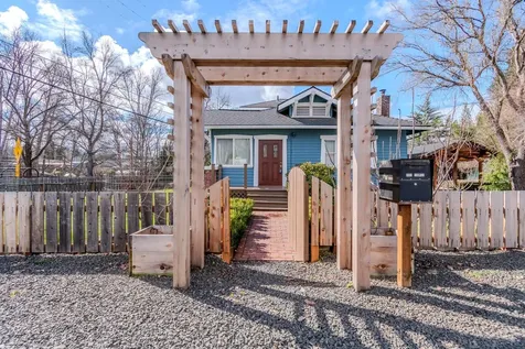 111 Kelso Street Eagle Point OR 97524