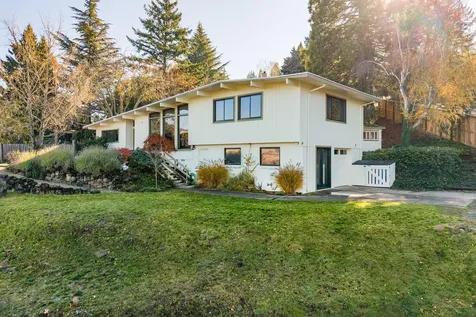 2020 Mohawk Street Ashland OR 97520