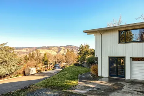 2020 Mohawk Street Ashland OR 97520