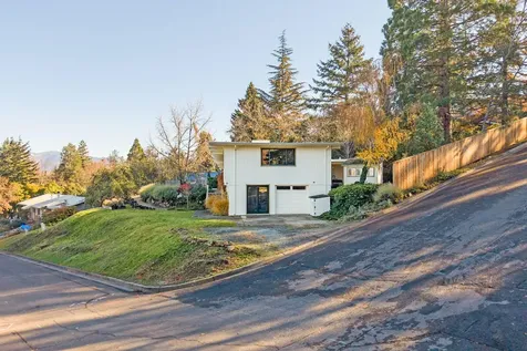 2020 Mohawk Street Ashland OR 97520