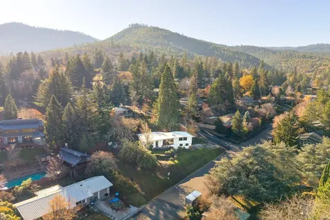 2020 Mohawk Street Ashland OR 97520