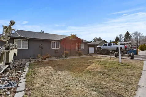 3430 SW Reindeer Avenue Redmond OR 97756