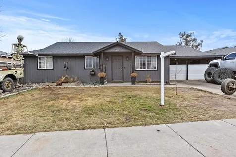 3430 SW Reindeer Avenue Redmond OR 97756