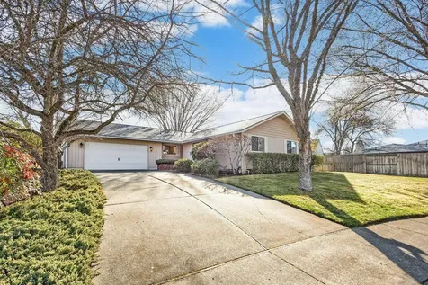 519 Hogan Avenue Medford OR 97504