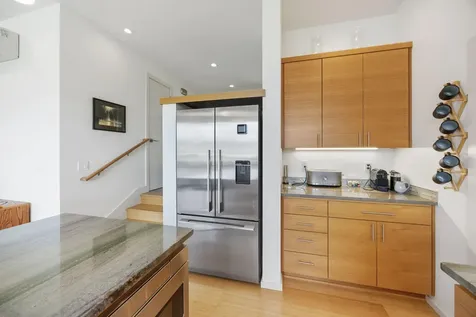 350 Fernwood Drive Ashland OR 97520