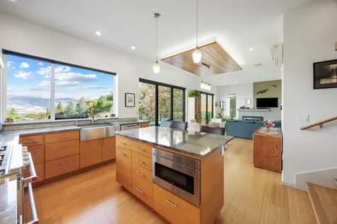 350 Fernwood Drive Ashland OR 97520