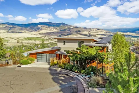 350 Fernwood Drive Ashland OR 97520