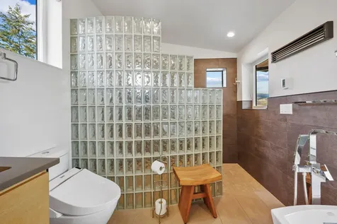 350 Fernwood Drive Ashland OR 97520