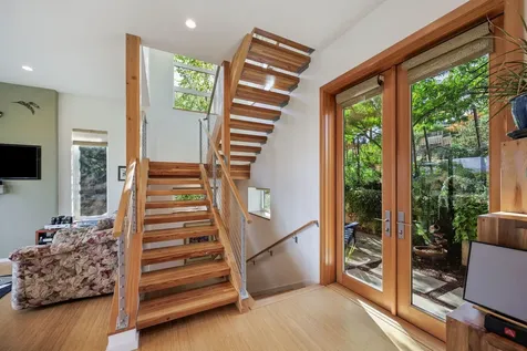 350 Fernwood Drive Ashland OR 97520