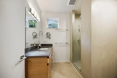 350 Fernwood Drive Ashland OR 97520