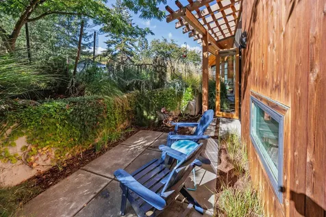350 Fernwood Drive Ashland OR 97520