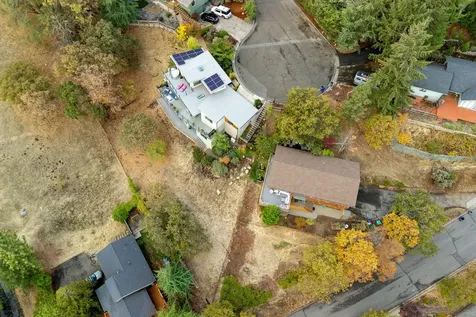 350 Fernwood Drive Ashland OR 97520