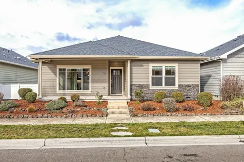 716 Golden Peak Drive Central Point OR 97502