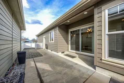 716 Golden Peak Drive Central Point OR 97502
