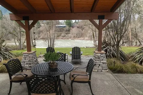 583 Avenue De Teresa Grants Pass OR 97526