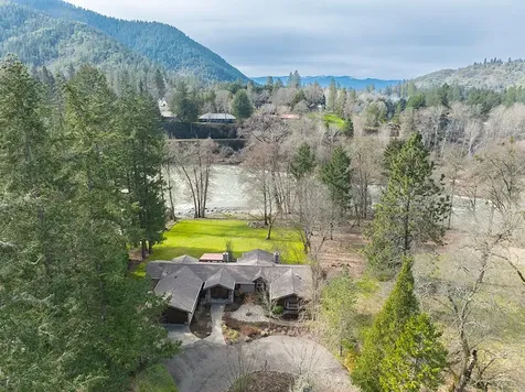 583 Avenue De Teresa Grants Pass OR 97526
