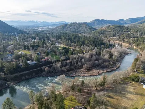 583 Avenue De Teresa Grants Pass OR 97526
