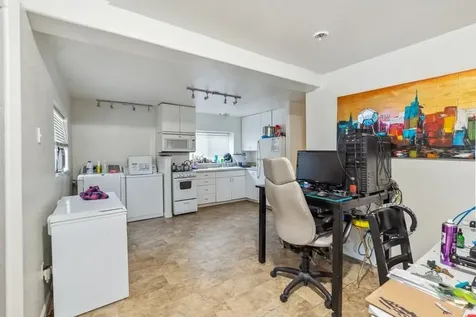 1224 SE Court Avenue Roseburg OR 97470