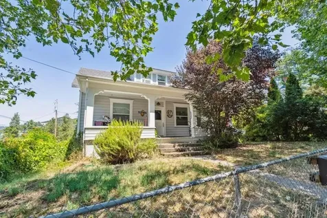 1224 SE Court Avenue Roseburg OR 97470