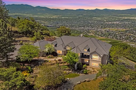 3866 Manzanita Heights Drive Medford OR 97504