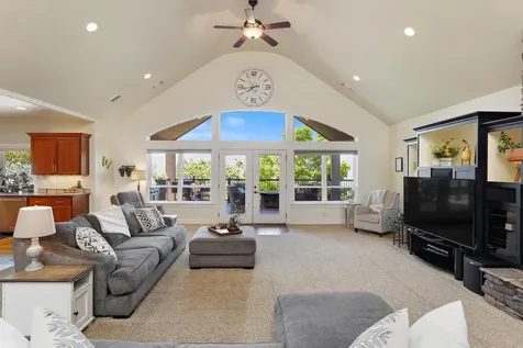 3866 Manzanita Heights Drive Medford OR 97504