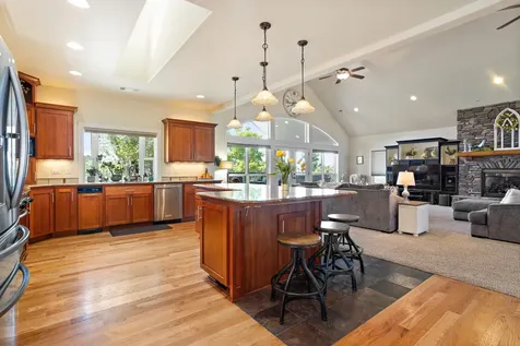 3866 Manzanita Heights Drive Medford OR 97504